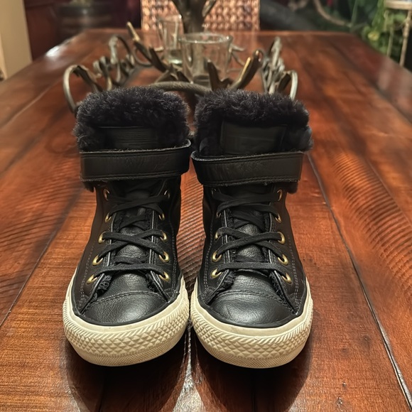 Converse - Picture 2 of 7